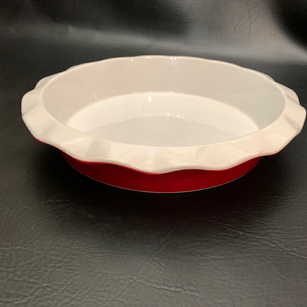 Ceramic Pie Baking Serving Dish Red White Fluted  9 Inch Valentines Christmas